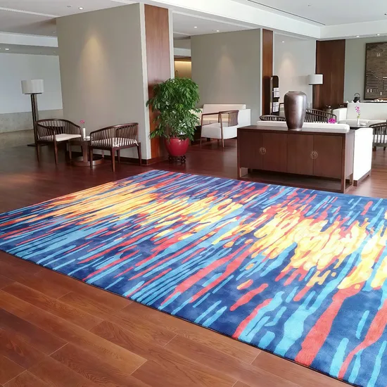 Mão de tapete tufado